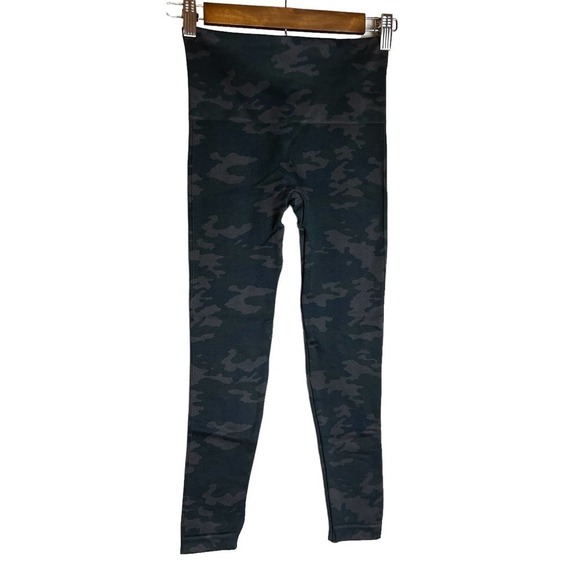 SPANX ECOCARE SEAMLESS PULL ON SCULPTING LEGGINGS IN CAMO WOMEN'S SIZE XS - Picture 6 of 9